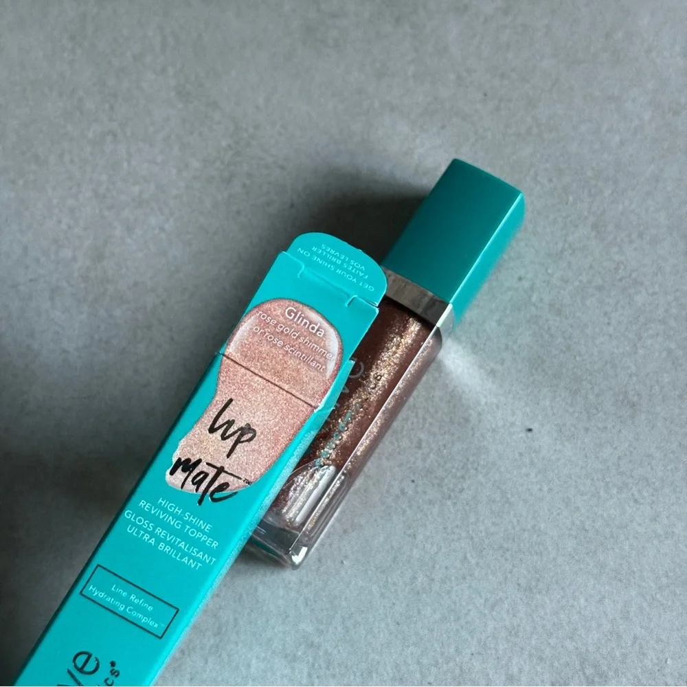Thrive Causemetics Lip Mate Glinda Rose Gold Gloss